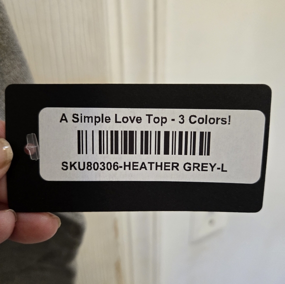 Allie Rose NWT V-Neck Gray Sweater Large - Picture 9 of 9